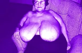 Joufflu avec site sex porno gratuit de délicieux seins