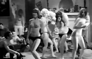 Deux salopes film porno hd en francais amateurs avec un veinard