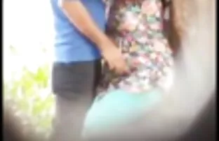 Baise video x gratuit en ligne matinale dans le jardin